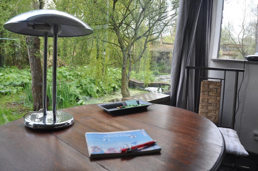 Chambres D'Hotes, Gites La Petite Madeleine La Madelaine-sous-Montreuil エクステリア 写真